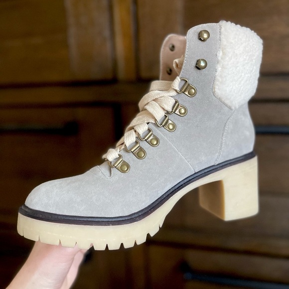 Size six ankle boot in grey. - Picture 1 of 2
